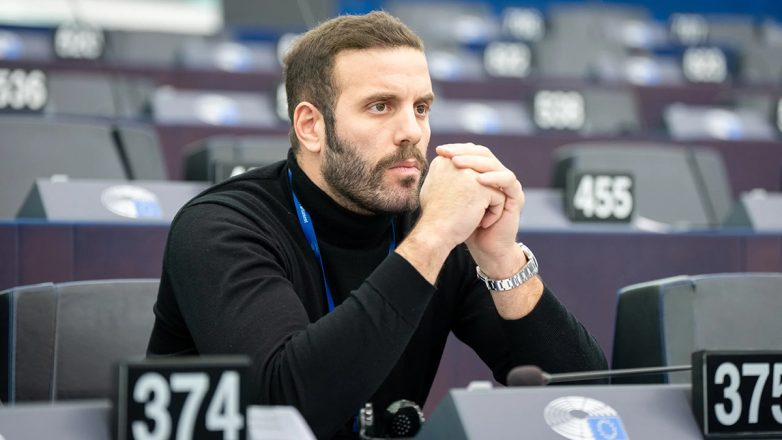 Άφαντος παραμένει ο Παππάς