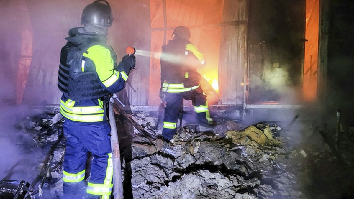 Ουκρανία: Νεκρή μητέρα εξαιτίας ρωσικών πληγμάτων στην Οδησσό