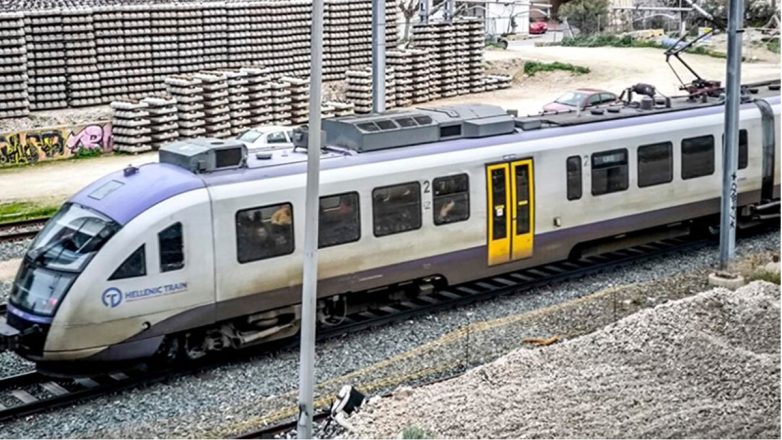 Ασπρόπυργος: Καθυστερήσεις στον Προαστιακό λόγω φωτιάς Ασπρόπυργος: Καθυστερήσεις στον Προαστιακό λόγω φωτιάς