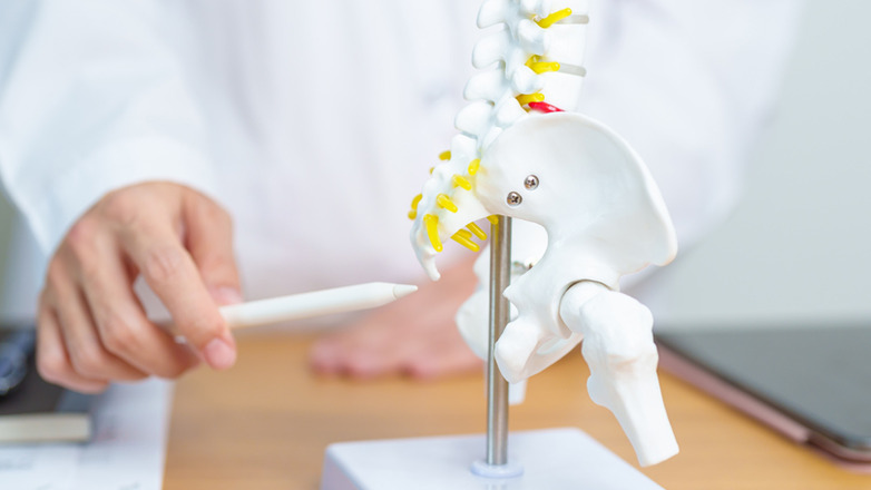 Kύστη κόκκυγoς: Αίτια, συμπτώματα και θεραπεία Kύστη κόκκυγoς: Αίτια, συμπτώματα και θεραπεία