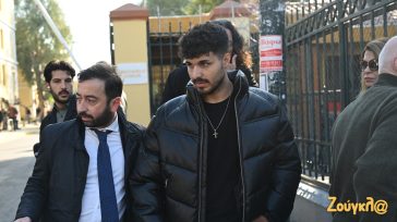 Ποιος είναι ο νεαρός που καταγγέλλει για βιασμό τον Μαζωνάκη