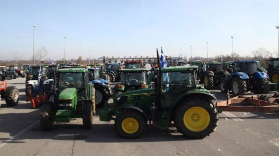 Οι αγρότες έκλεισαν τα Μάλγαρα