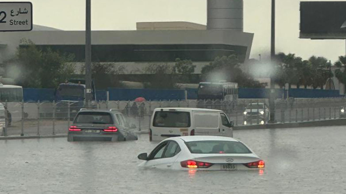 Σπάνια καταιγίδα «έπνιξε» τα Ηνωμένα Αραβικά Εμιράτα