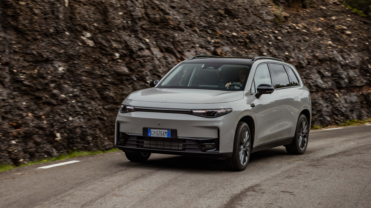 Νέα τιμή για το Leapmotor C10 REEV που εξασφαλίζει ηλεκτρική κίνηση για 970χλμ. χωρίς ανεφοδιασμό