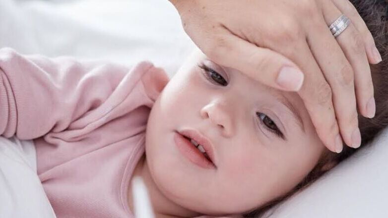 Πυρετικοί σπασμοί στα παιδιά: Τι πρέπει να γνωρίζουν οι γονείς Πυρετικοί σπασμοί στα παιδιά: Τι πρέπει να γνωρίζουν οι γονείς