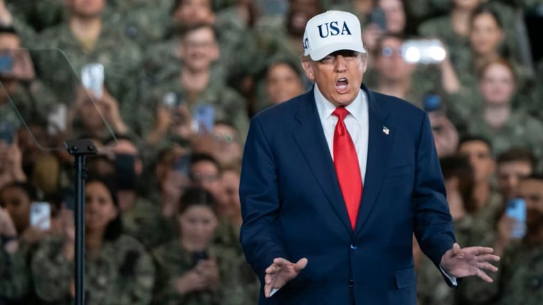 Ο Τραμπ «δεν αποκλείει» τώρα τον πόλεμο με τη Βενεζουέλα