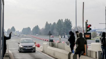 Τεντώνει το σχοινί το Μαξίμου