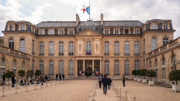 Γαλλία: Ο φροντιστής των ασημικών του Ελιζέ κατηγορείται για κλοπή