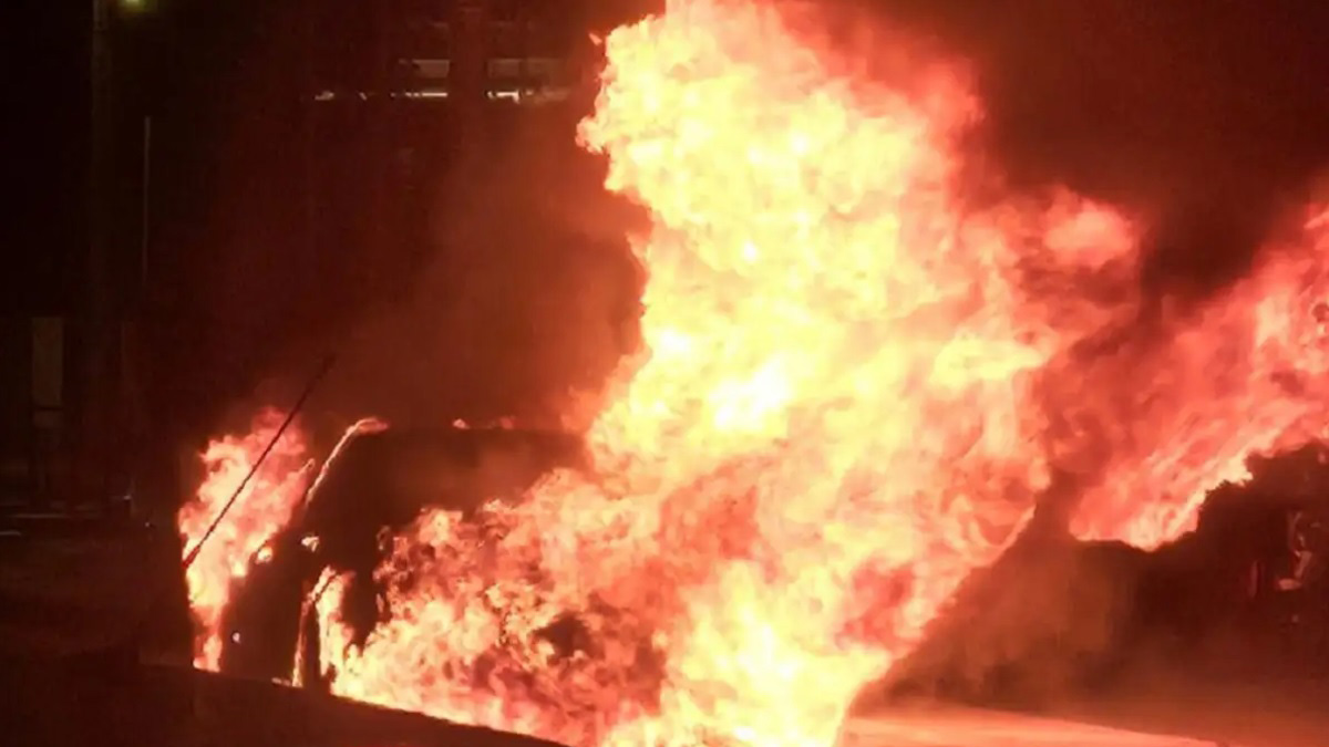 Φωτιά σε αυτοκίνητο στην Κηφισίας