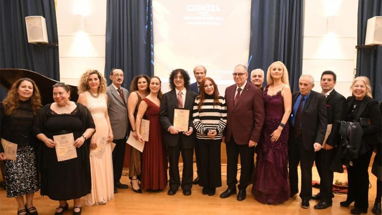 Το Comites–Grecia γιόρτασε τα Χριστούγεννα με το ορατόριο «Το φως της Χριστιανοσύνης» Το Comites–Grecia γιόρτασε τα Χριστούγεννα με το ορατόριο «Το φως της Χριστιανοσύνης»