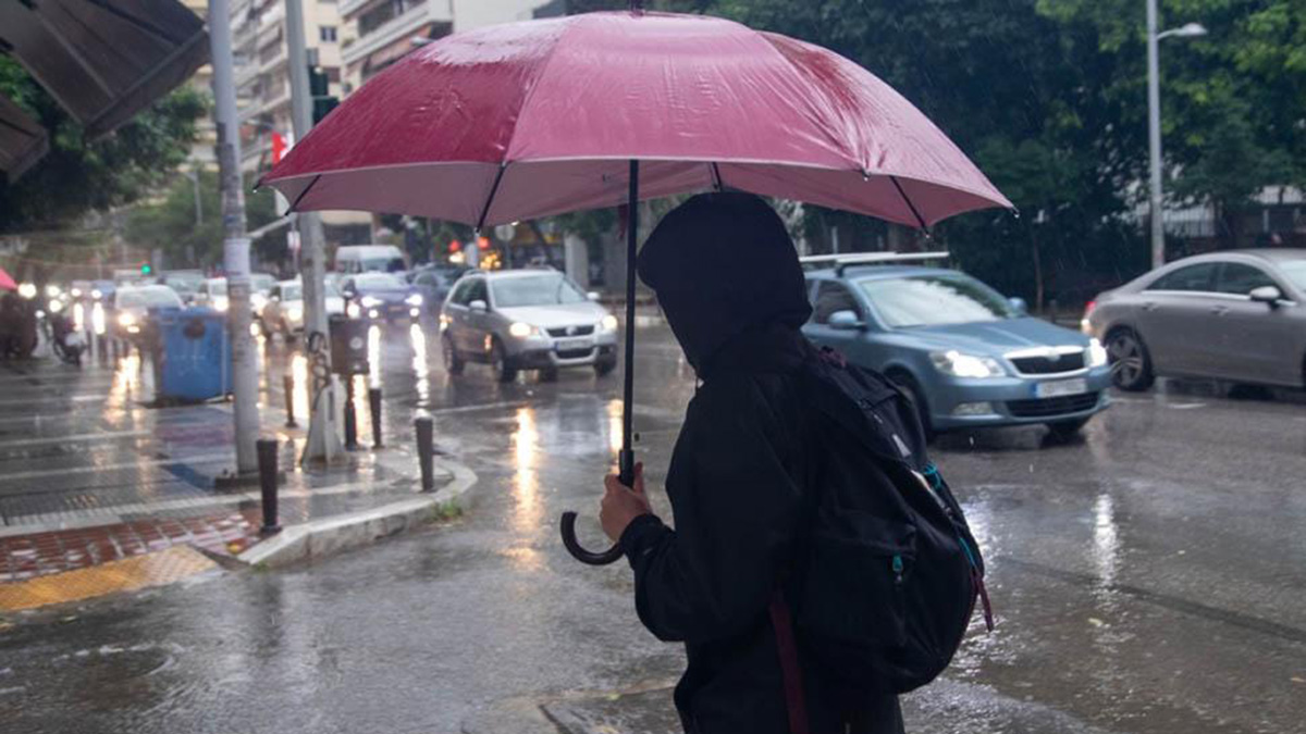 Καιρός: Σαββατοκύριακο με βροχές και καταιγίδες –  Διπλό κύμα κακοκαιρίας φέρνει κρύο πριν τα Χριστούγεννα