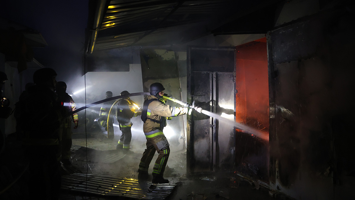 Πυρκαγιά στη μεγαλύτερη αποθήκη φυτικών ελαίων της Ουκρανίας