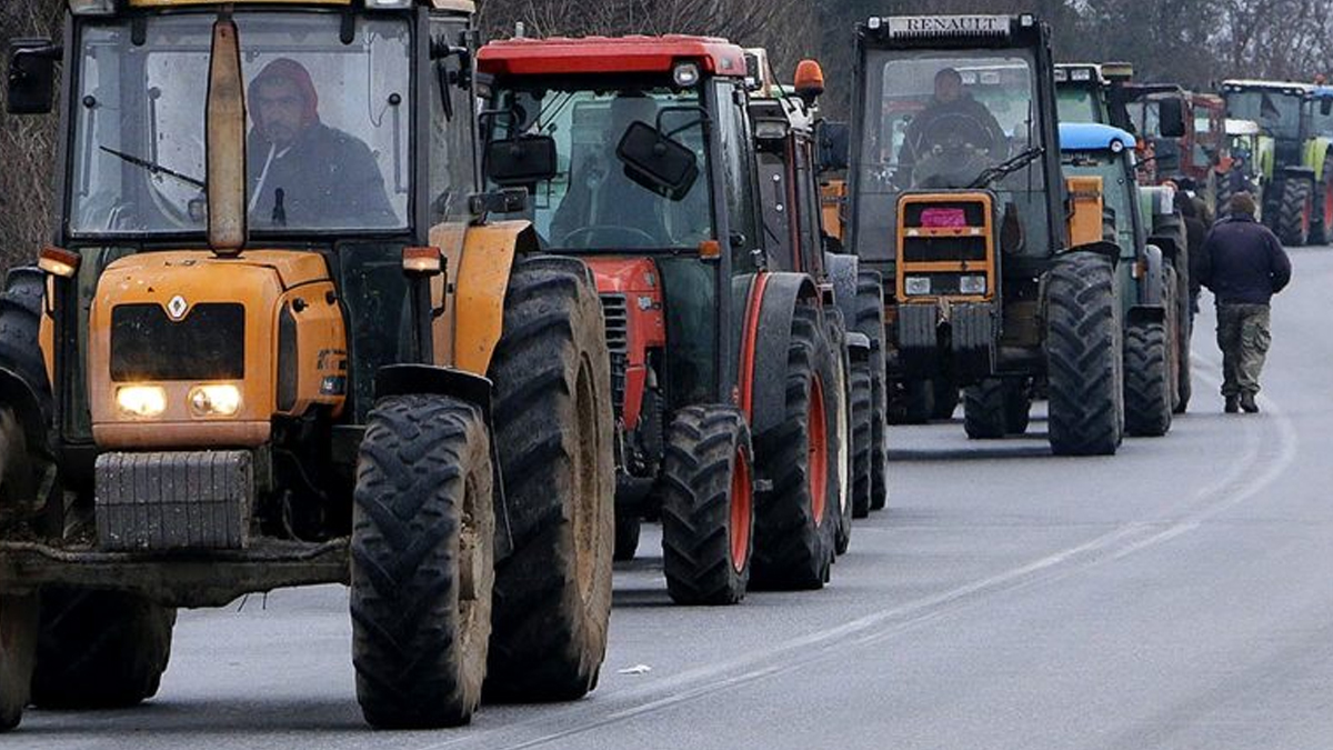 Κλιμακώνεται η πολιτική αντιπαράθεση για τις αγροτικές κινητοποιήσεις
