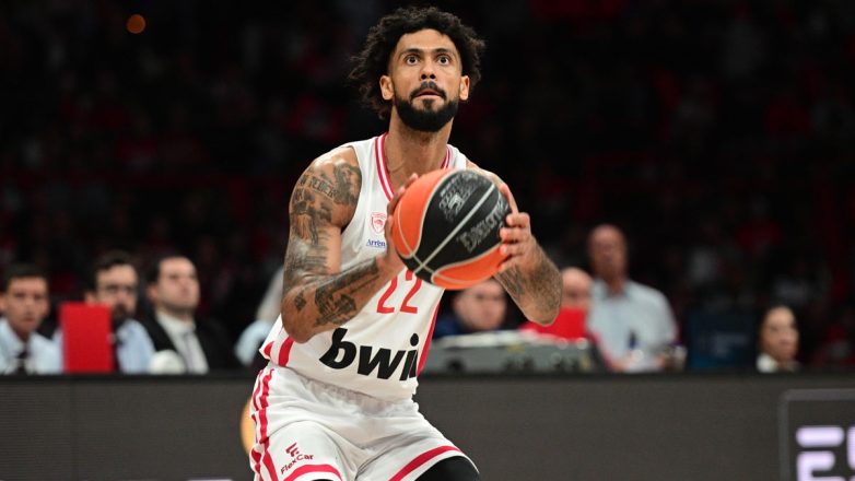 Greek Basketball League: Συνεχίζει αήττητος ο Ολυμπιακός, 100-86 τον Κολοσσό