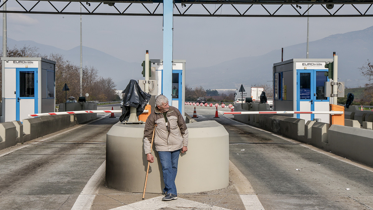 Αποχώρησαν οι αγρότες από τα διόδια Τραγάνας