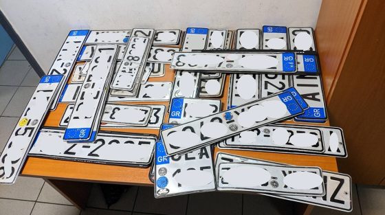 Επιστροφή πινακίδων από τη Δημοτική Αστυνομία Αθήνας ενόψει των εορτών
