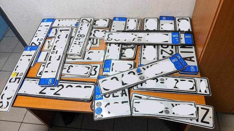 Επιστροφή πινακίδων από τη Δημοτική Αστυνομία Αθήνας ενόψει των εορτών