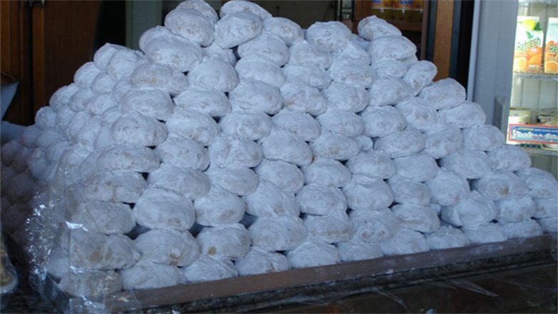 Γιατί τρώμε κουραμπιέδες τα Χριστούγεννα;