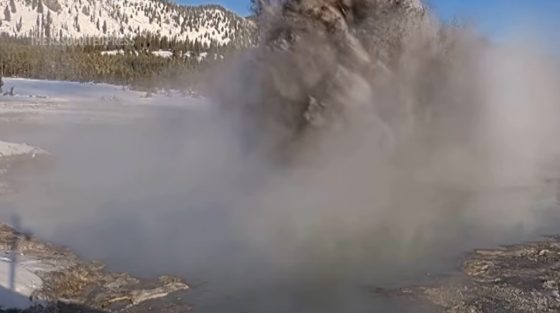 Νέα υδροθερμική έκρηξη στο Εθνικό Πάρκο Γέλοουστοουν κατέγραψε κάμερα