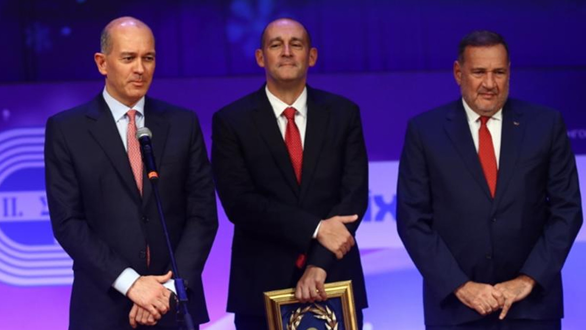 Γιώργος Αγγελόπουλος: «Σύντομα ο Ολυμπιακός στο σπίτι του»