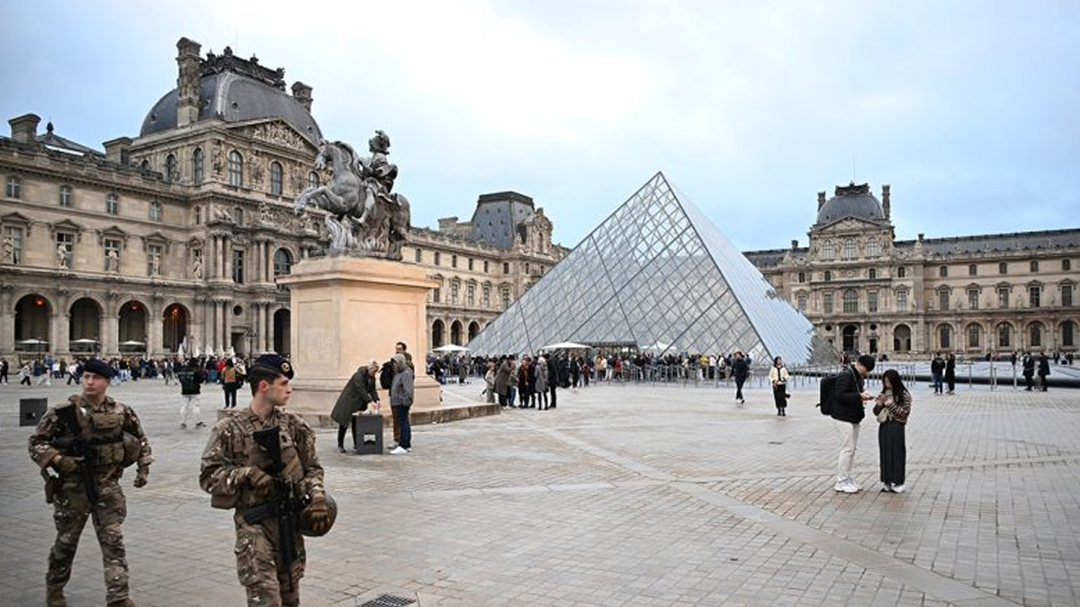 Νέα στοιχεία για τη ληστεία στο Λούβρο – Η λεία εκτιμάται στα 88 εκατομμύρια ευρώ
