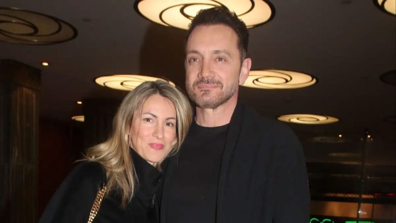 Χρήστος Μενιδιάτης: Χριστούγεννα στο εξωτερικό με τη σύζυγό του και τα τρία τους παιδιά