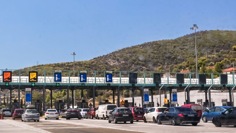 Λύση ζητούν οι ξενοδόχοι για τους εκδρομείς που ταλαιπωρούνται στους δρόμους