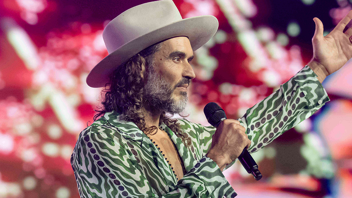 Νέα ποινική δίωξη στον Ράσελ Μπραντ για βιασμό και σεξουαλική επίθεση