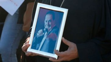 Βασίλης Καρράς: Βαρύ το κλίμα στο μνημόσυνο στο Κοκκινοχώρι Καβάλας για τα 2 χρόνια από το θάνατό του