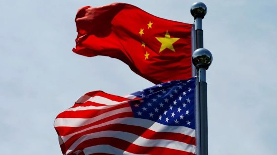 Η Κίνα καλείται να κερδίσει «καρδιές και μυαλά» για να καλύψει το κενό της παγκόσμιας ηγεσίας, καθώς οι ΗΠΑ υποχωρούν
