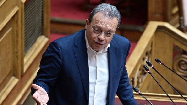 Φάμελλος: «Η κυβέρνηση καταβάλει κάθε προσπάθεια να παραμείνουν οι δρόμοι κλειστοί – Κύριε Μητσοτάκη σοβαρευτείτε»