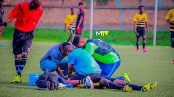 Παίκτης πήγε να κάνει μάγια και πέθανε μέσα στο γήπεδο