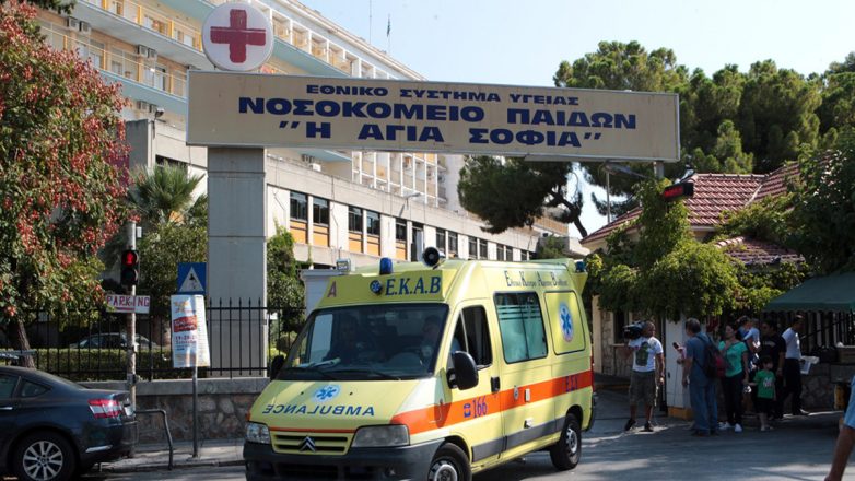 14χρονη που έλεγε τα κάλαντα παρασύρθηκε από όχημα – Οδηγούσε πατίνι