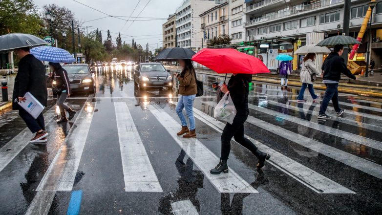 Παραμονή Χριστουγέννων με ισχυρές βροχοπτώσεις