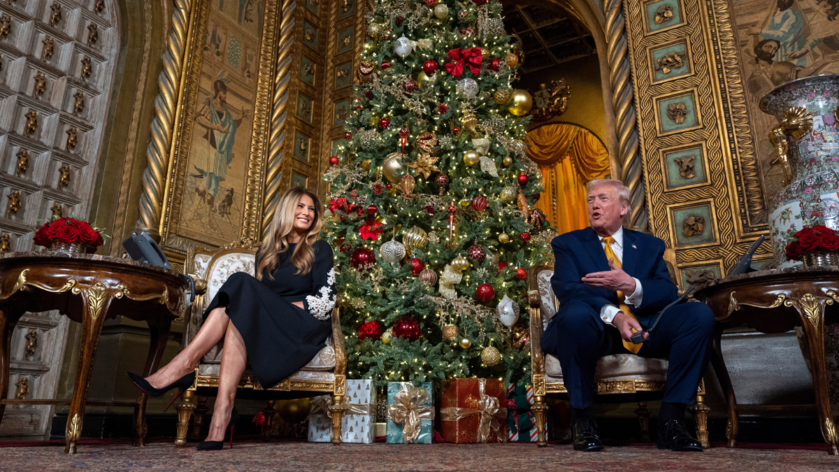Χριστουγεννιάτικες ευχές Τραμπ με επίθεση στους Δημοκρατικούς