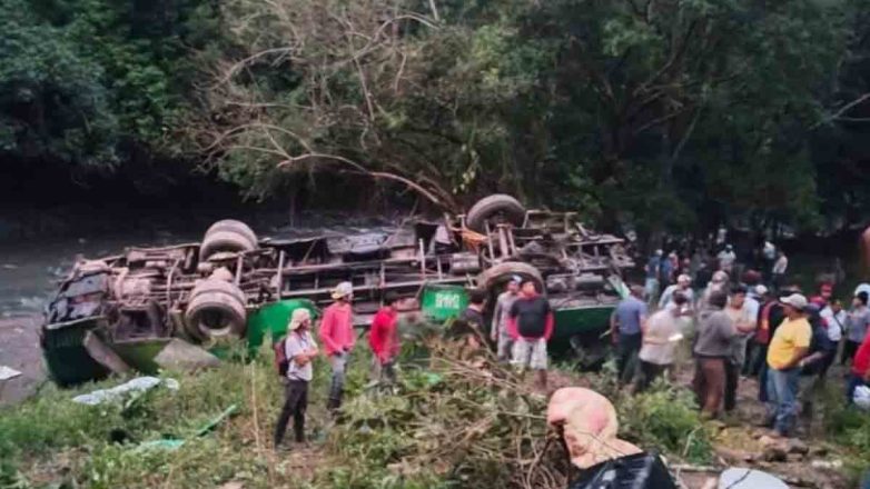 Λεωφορείο στο Μεξικό έπεσε από γκρεμό 180 μέτρων – 8 νεκροί