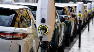 Παράθυρο ελπίδας για τα ηλεκτρικά αυτοκίνητα- Παρατείνεται για τρεις μήνες το πρόγραμμα «Κινούμαι Ηλεκτρικά ΙΙΙ»