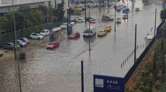 Ανοιχτά τα καταστήματα την τελευταία Κυριακή του χρόνου