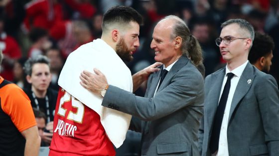 Ιβάνοβιτς: «Κορυφαία ομάδα με έμπειρους παίκτες ο Ολυμπιακός»