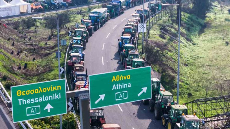 Ρεβεγιόν στα μπλόκα για τους αγρότες Ρεβεγιόν στα μπλόκα για τους αγρότες