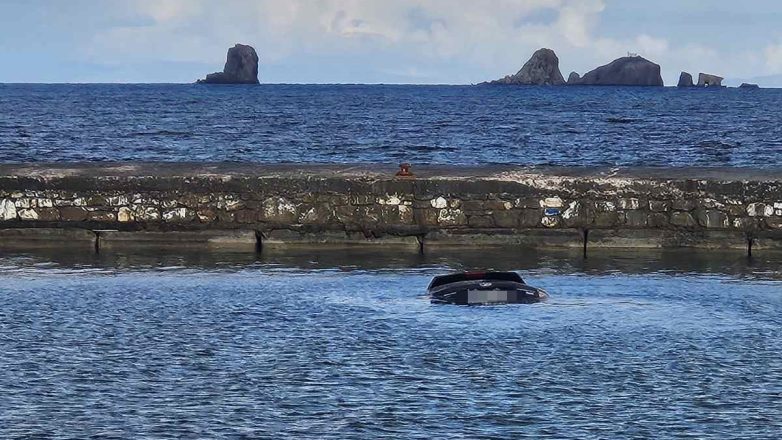 Πάρος: Αυτοκίνητο έπεσε στη θάλασσα και βυθίστηκε