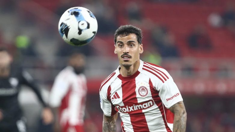 Η κορούλα του Τσικίνιο τραγουδά τον ύμνο του Ολυμπιακού!