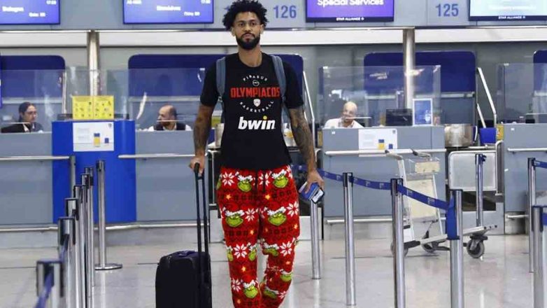 Το παντελόνι του Ντόρσεϊ κι η σύζυγος του Γουόκαπ έκλεψαν την παράσταση