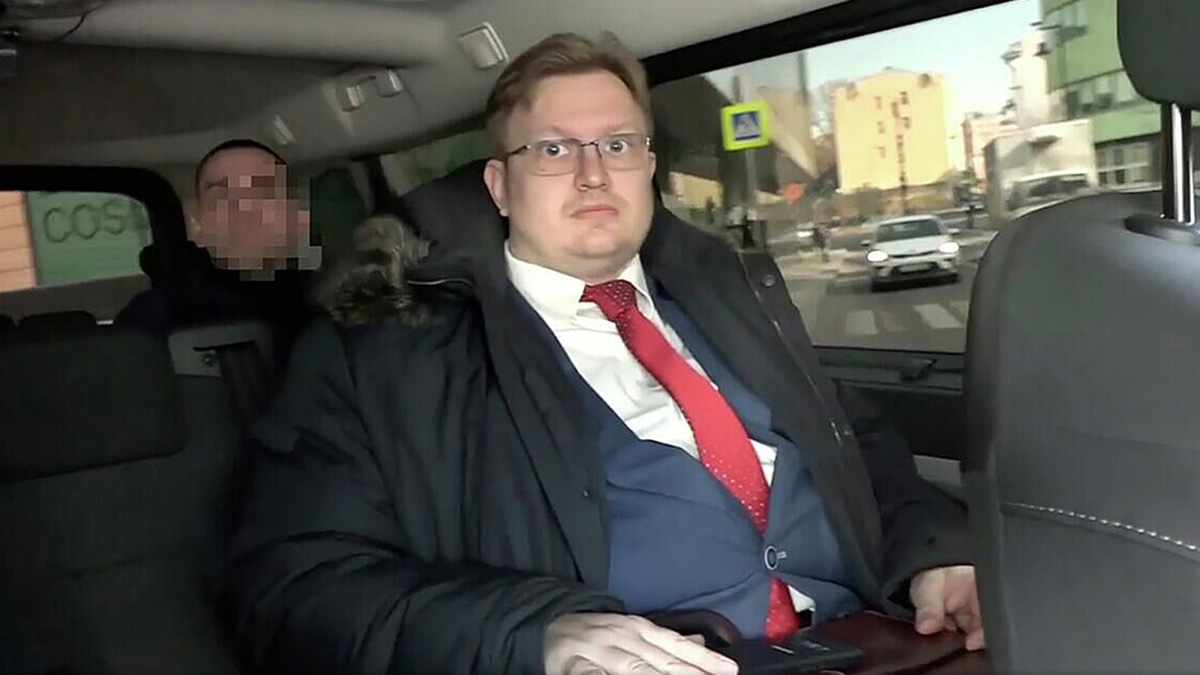 Ρωσία: Κάθειρξη 12 ετών σε πρώην διπλωμάτη που «πούλησε κρατικά μυστικά στις ΗΠΑ»