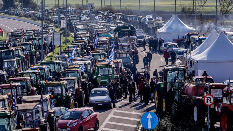 Απόφαση για κλιμάκωση από τους αγρότες της Νίκαιας – 18 μπλόκα ζητούν συνάντηση με την Κυβέρνηση