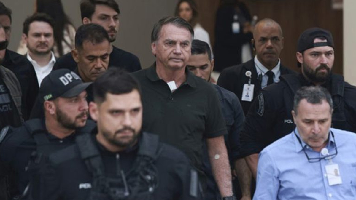 Βραζιλία: Ο Μπολσονάρου υποβλήθηκε σε χειρουργική επέμβαση για την αντιμετώπιση επίμονου λόξυγγα