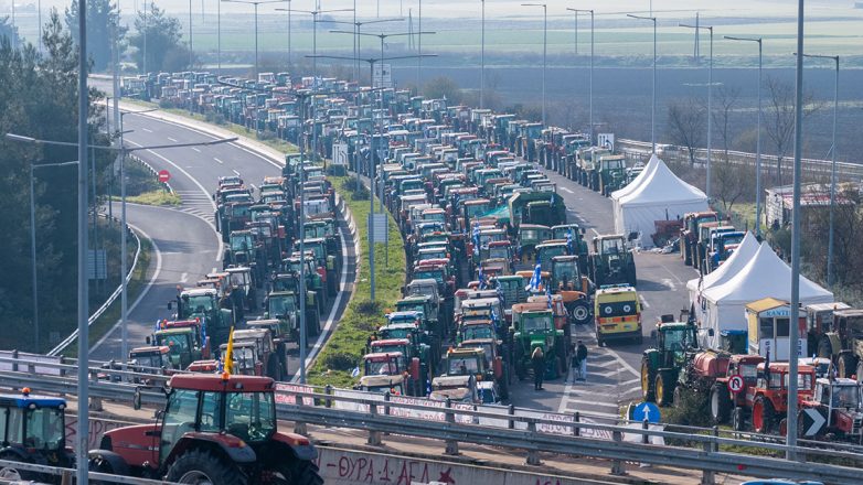 Aγρότες: Στις 12:00 κλείνει η εθνική οδός στο ρεύμα προς Αθήνα