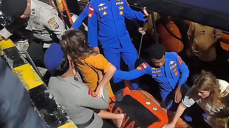 Ινδονησία: Αγνοείται τετραμελής οικογένεια από την Ισπανία μετά τη βύθιση σκάφους