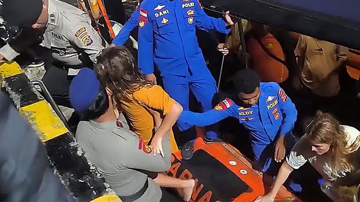 Ινδονησία: Αγνοείται τετραμελής οικογένεια από την Ισπανία μετά τη βύθιση σκάφους