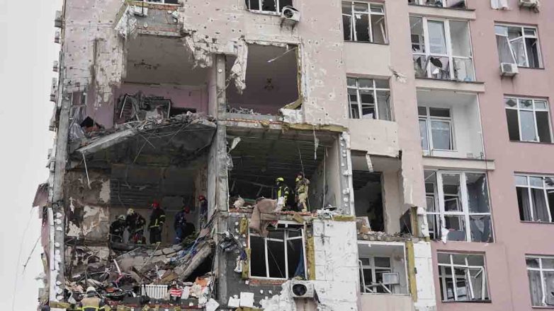 Ρωσικά drones σφυροκοπούν την Ουκρανία πριν τη συνάντηση Ζελένσκι – Τραμπ